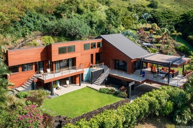 Beyond a private gated entrance, this exceptional contemporary - photo 2