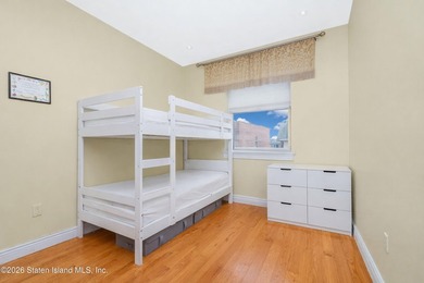 Top-floor 3-bedroom condo offering 1,026 sq/ft of comfortable - photo 15
