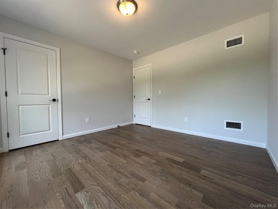 New Center Hall Colonial that features a traditional and modern - photo 16