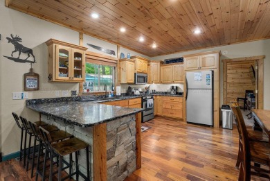 The ''Hidden Gem'' is situated on 2 lots with an easy walk to - photo 16