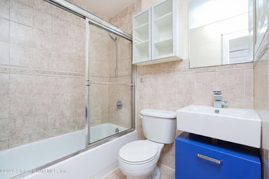 Top-floor 3-bedroom condo offering 1,026 sq/ft of comfortable - photo 18