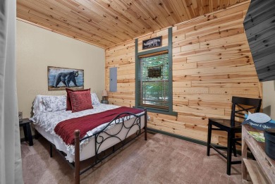 The ''Hidden Gem'' is situated on 2 lots with an easy walk to - photo 24