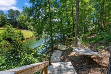 The ''Hidden Gem'' is situated on 2 lots with an easy walk to - photo 29