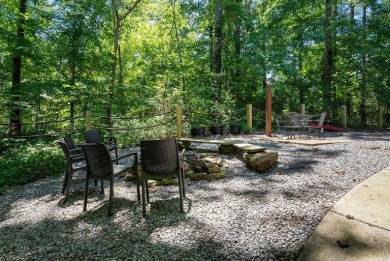 The ''Hidden Gem'' is situated on 2 lots with an easy walk to - photo 30
