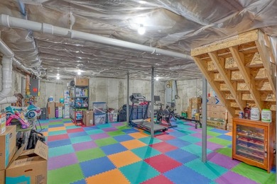 This beautiful 3-bedroom, 2.5-bath home offers space, comfort - photo 31