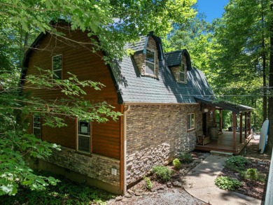The ''Hidden Gem'' is situated on 2 lots with an easy walk to - photo 32