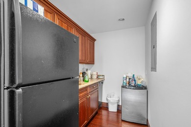 Introducing a prime opportunity for office building investors in - photo 38