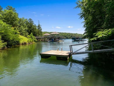 The ''Hidden Gem'' is situated on 2 lots with an easy walk to - photo 39