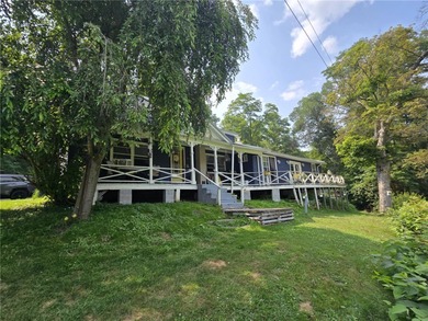 (private lake, pond, creek) Home For Sale in Millport New York