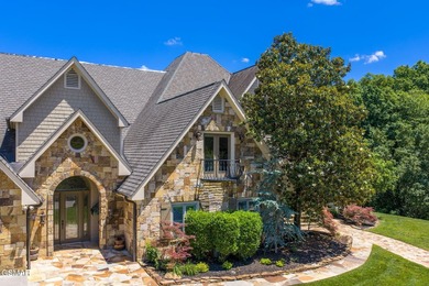 THIS MAGNIFICENT SMOKY MOUNTAIN ESTATE BOASTS 11,312 SQ FT OF - photo 2