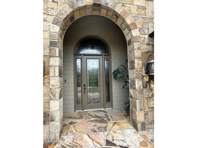 THIS MAGNIFICENT SMOKY MOUNTAIN ESTATE BOASTS 11,312 SQ FT OF - photo 4