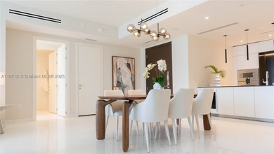 Largest Split Floor plan, Fully Furnished 2 bedrooms + DEN, 3 - photo 14