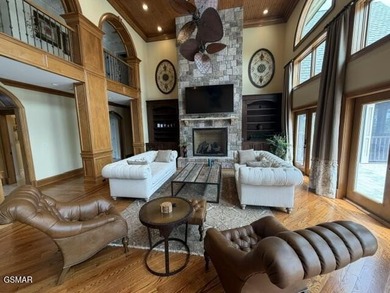 THIS MAGNIFICENT SMOKY MOUNTAIN ESTATE BOASTS 11,312 SQ FT OF - photo 8