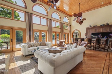 THIS MAGNIFICENT SMOKY MOUNTAIN ESTATE BOASTS 11,312 SQ FT OF - photo 9
