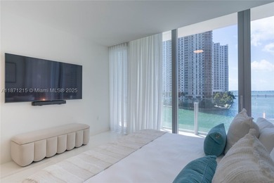 Largest Split Floor plan, Fully Furnished 2 bedrooms + DEN, 3 - photo 21