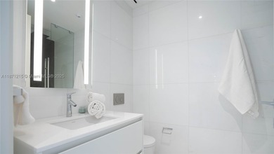 Largest Split Floor plan, Fully Furnished 2 bedrooms + DEN, 3 - photo 36