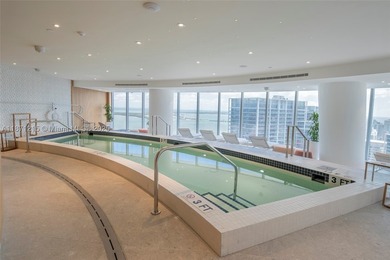Largest Split Floor plan, Fully Furnished 2 bedrooms + DEN, 3 - photo 57
