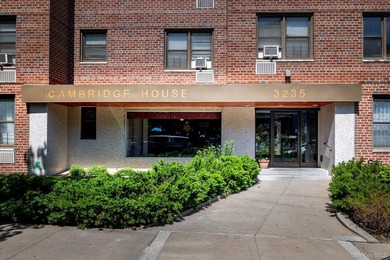 Spacious 1-Bedroom apartment located in the Spuyten Duyvil - photo 1