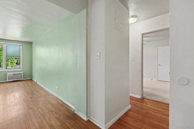 Spacious 1-Bedroom apartment located in the Spuyten Duyvil - photo 4