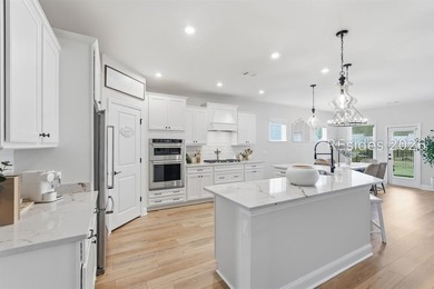 Better than new, move-in ready home in Malind Bluff Waterfront - photo 11