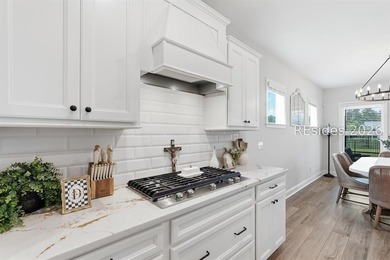 Better than new, move-in ready home in Malind Bluff Waterfront - photo 16