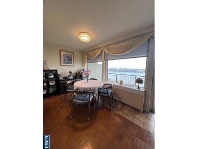 Luxury Top-Floor Duplex with Stunning Manhattan Skyline Views - photo 8