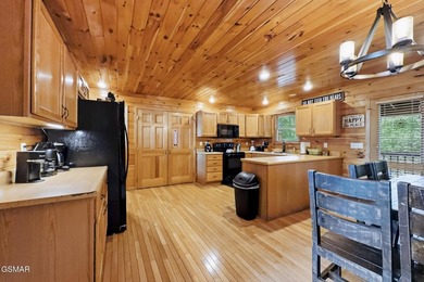 WOW FACTOR! BREATHTAKING YEAR-ROUND MOUNTAIN VIEWS, STRONG - photo 8