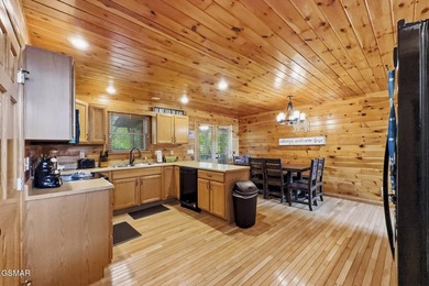 WOW FACTOR! BREATHTAKING YEAR-ROUND MOUNTAIN VIEWS, STRONG - photo 9