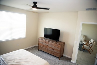****** BEAUTIFUL FOUR BEDROOM, LAKE FRONT, PARTIALLY FURNISHED - photo 10