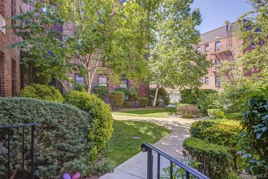 Welcome to Rocky Hill Terrace! This bright and spacious - photo 2