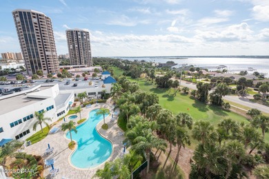 Wake up to sweeping Intracoastal water views from this 7th-floor
