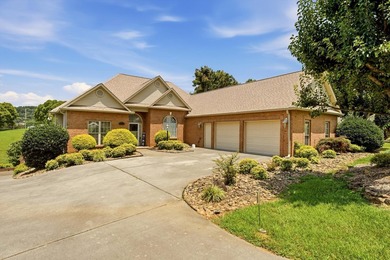 Welcome to your forever retreat in Huntington Subdivision - a - photo 1