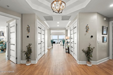 Wake up to sweeping Intracoastal water views from this 7th-floor