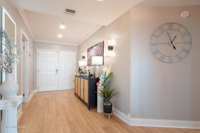 Wake up to sweeping Intracoastal water views from this 7th-floor