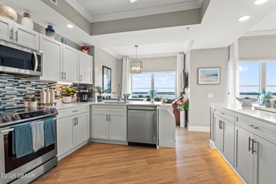Wake up to sweeping Intracoastal water views from this 7th-floor