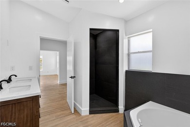 Welcome home to this charming property located in beautiful Cape - photo 31