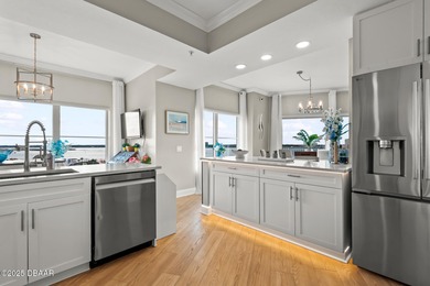 Wake up to sweeping Intracoastal water views from this 7th-floor