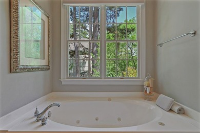 GORGEOUS GOLF COURSE VIEWS ABOUND IN THIS UPDATED, MOVE-IN READY - photo 34
