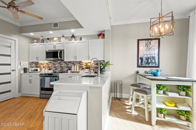 Wake up to sweeping Intracoastal water views from this 7th-floor