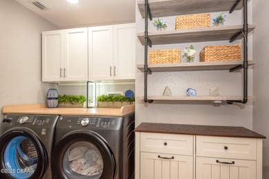 Wake up to sweeping Intracoastal water views from this 7th-floor