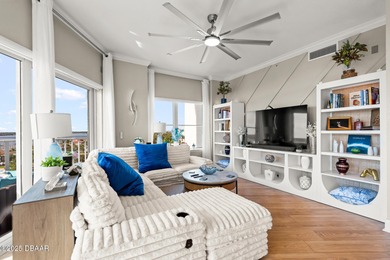 Wake up to sweeping Intracoastal water views from this 7th-floor