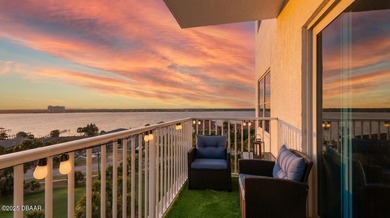 Wake up to sweeping Intracoastal water views from this 7th-floor