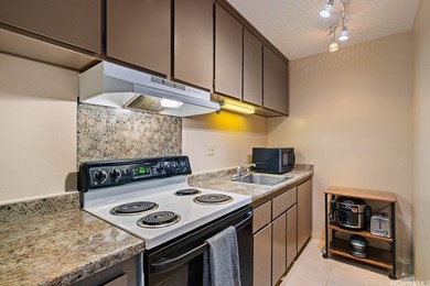 The Lilikoi is a secure gem of a building conveniently located - photo 8