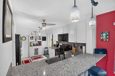 Fully Furnished Turnkey! Bright, beautifully renovated 3-bedroom - photo 13
