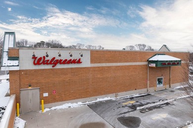 Income: Walgreens: $505,000 NNN Ann.; Flat Rent; Lease Exp.: - photo 15
