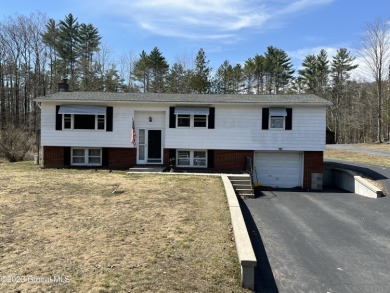 Schroon Lake Home For Sale in Schroon Lake New York