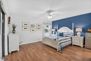 Fully Furnished Turnkey! Bright, beautifully renovated 3-bedroom - photo 24