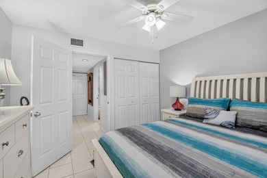 Fully Furnished Turnkey! Bright, beautifully renovated 3-bedroom - photo 32