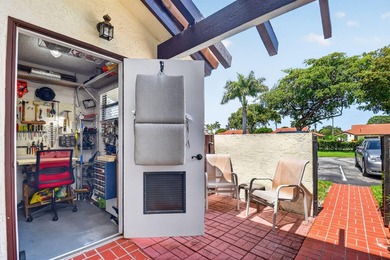 Fully Furnished Turnkey! Bright, beautifully renovated 3-bedroom - photo 40