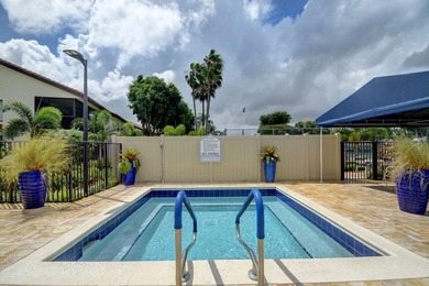 Fully Furnished Turnkey! Bright, beautifully renovated 3-bedroom - photo 48